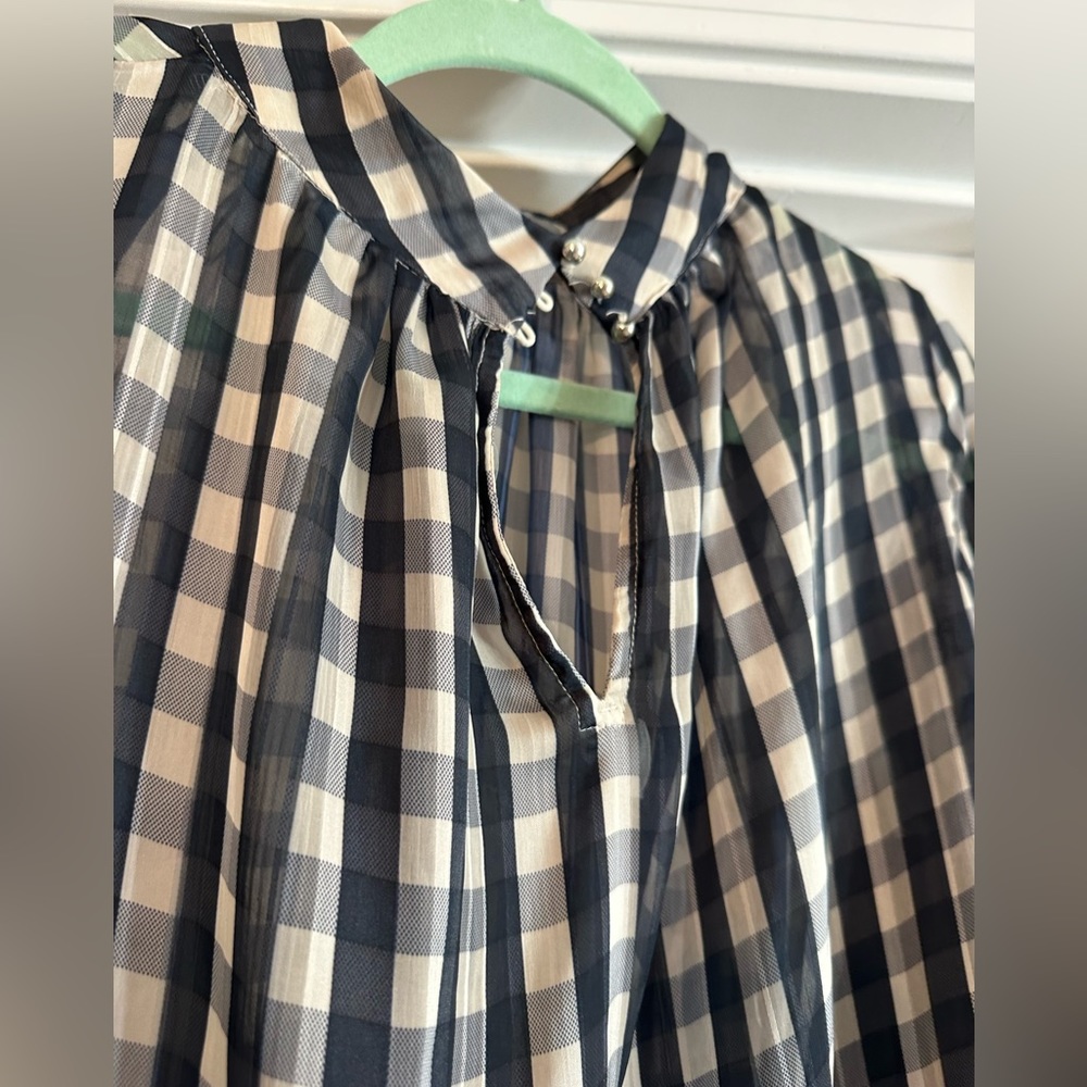 H&M woman’s dress blouse